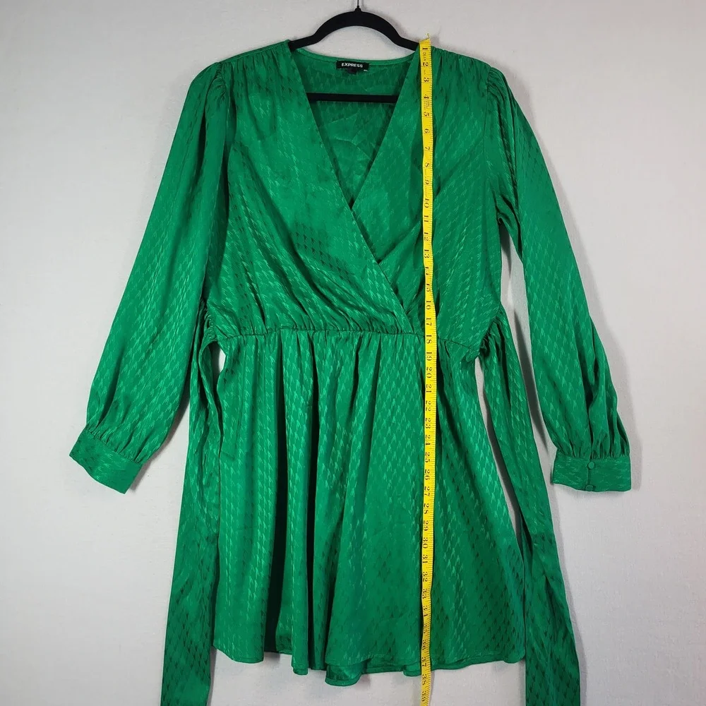 Express Emerald Satin Jacquard Faux Wrap Mini Dress L Belted Long Sleeve Patrick